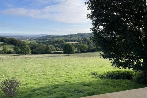 undefined, Willersey Hill, Saintbury, Broadway