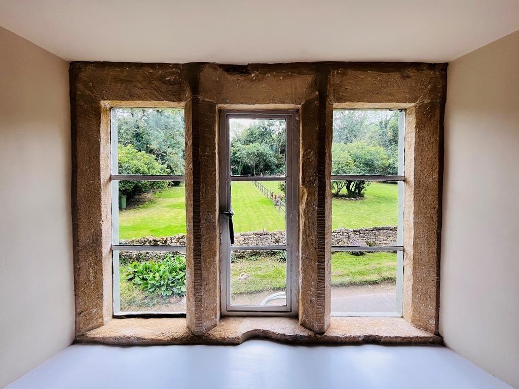 Mullion Windows.JPEG