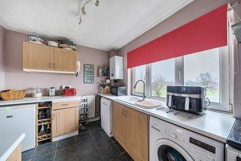 2 bedroom flat for sale, Sidney Road, Walton On Thames, KT12