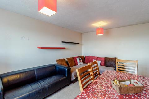 2 bedroom flat for sale, Clarence Close, Barnet, EN4