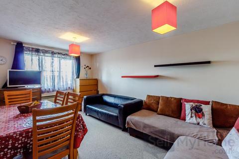2 bedroom flat for sale, Clarence Close, Barnet, EN4