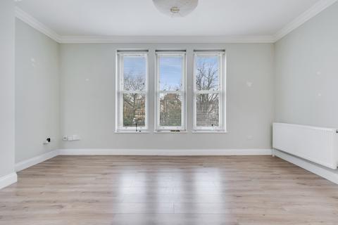 1 bedroom apartment to rent, The Gardens, East Dulwich London SE22