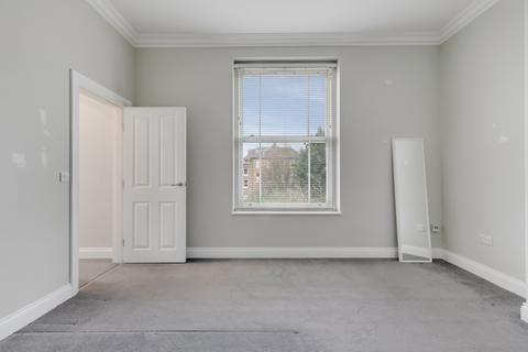 1 bedroom apartment to rent, The Gardens, East Dulwich London SE22