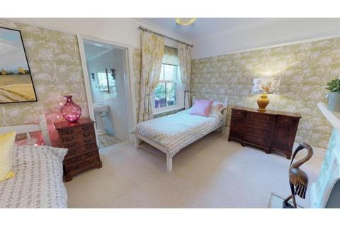 2 bedroom terraced house for sale, Caesars Road, Newport, PO30
