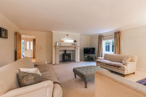 6 bedroom detached house for sale, Executive Detached Home in a Prime Holt Location