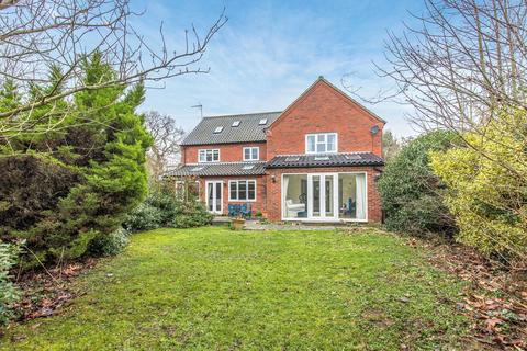 6 bedroom detached house for sale, Executive Detached Home in a Prime Holt Location