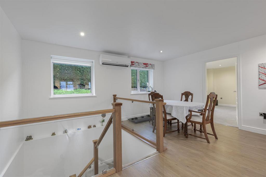 Dining Room.jpg