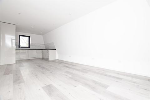 1 bedroom apartment to rent, High Street