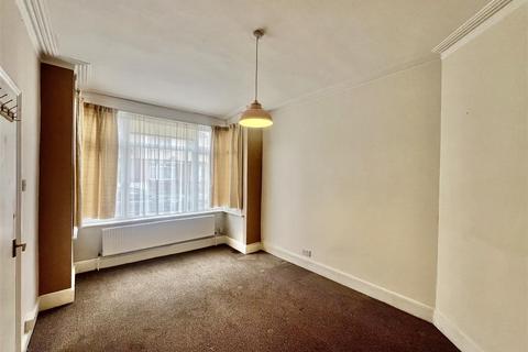 3 bedroom terraced house for sale, Kings Avenue, Hounslow TW3