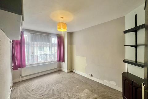 3 bedroom terraced house for sale, Kings Avenue, Hounslow TW3
