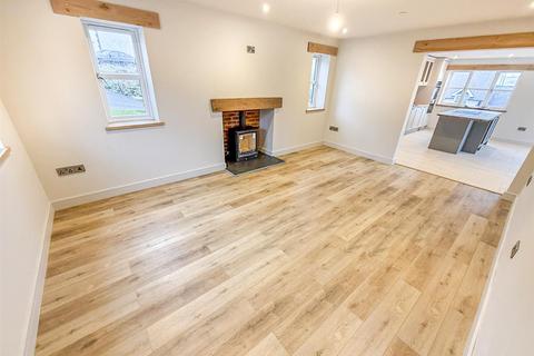 undefined, Park Street, Llanrhaeadr