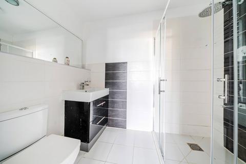 4 bedroom semi-detached house to rent, Barnfield, New Malden, KT3