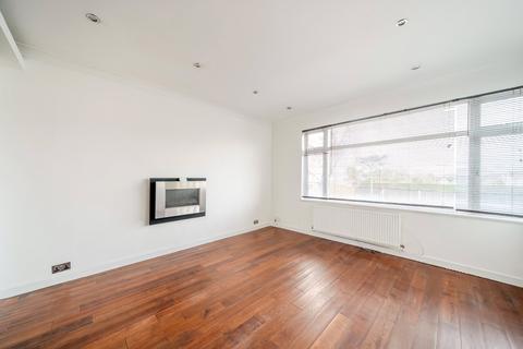 4 bedroom semi-detached house to rent, Barnfield, New Malden, KT3