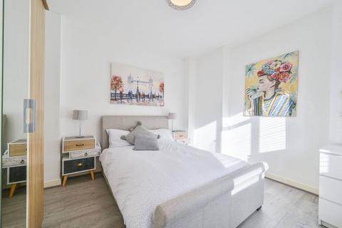 2 bedroom flat to rent, Charlbert Street, St John's Wood, London, NW8
