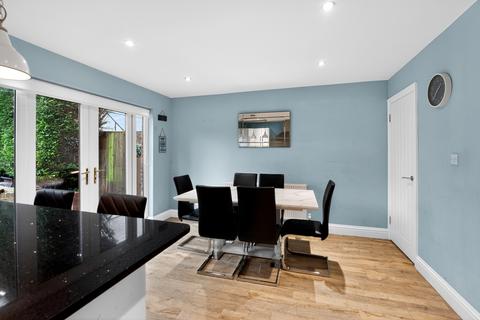4 bedroom detached house for sale, Victoria Way, East Grinstead, RH19
