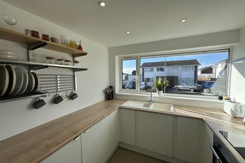 2 bedroom semi-detached bungalow for sale, Ffordd Gwenllian, Llanfairpwll, Anglesey, LL61