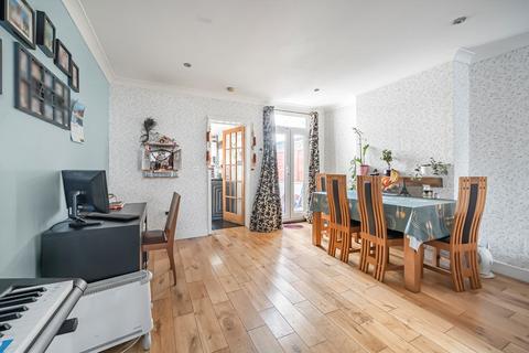 2 bedroom terraced house for sale, Orchard Road, Hounslow TW4