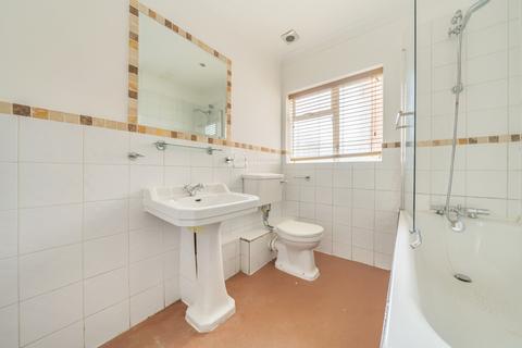 3 bedroom flat to rent, Pinner Road, Harrow, HA1