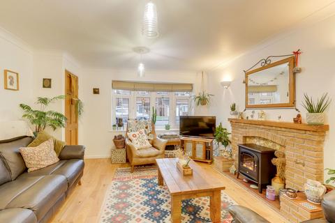 4 bedroom detached house for sale, Bolingey Way, Nottingham NG15