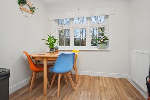 3 bedroom townhouse for sale, Rosedale Court, Wakefield, West Yorkshire