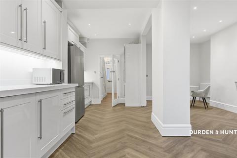 undefined, Lord Roberts Avenue, Leigh-On-Sea SS9