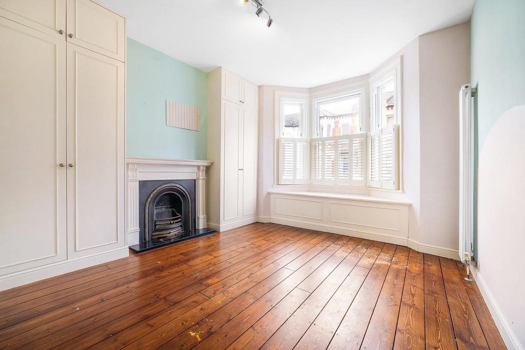 Bedroom 1.JPG