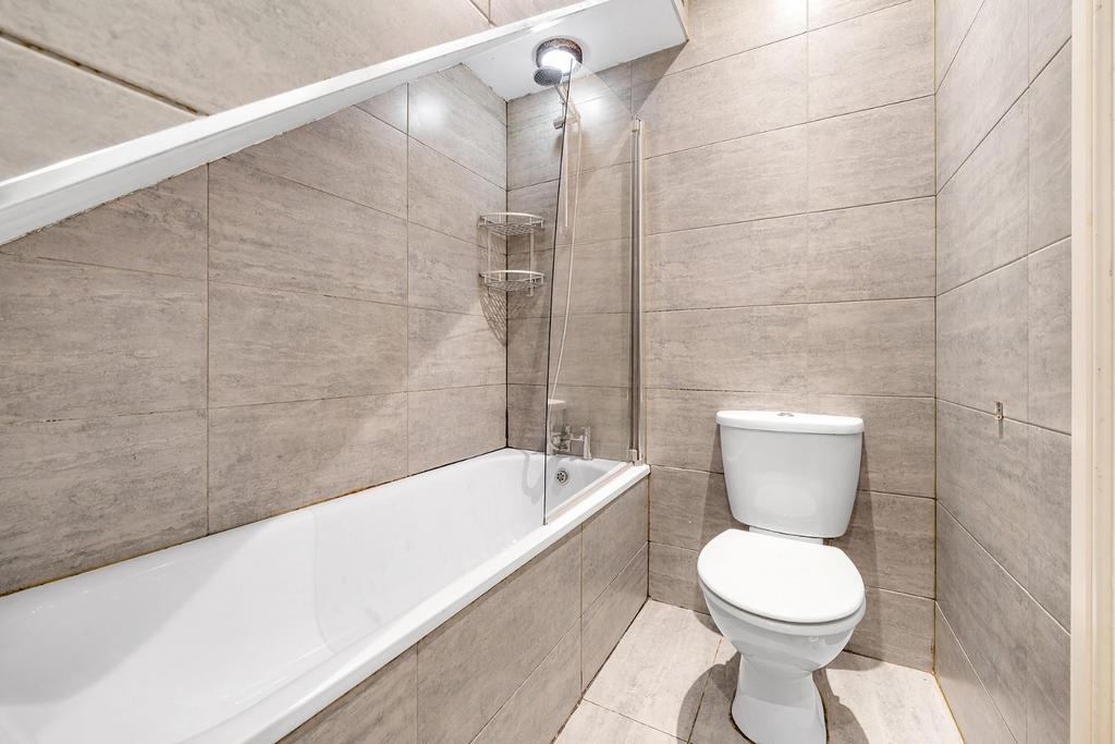 Bathroom.JPG