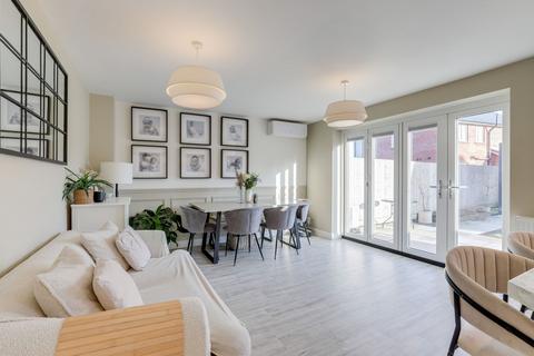 undefined, Goldfinch Close, Nottingham NG9