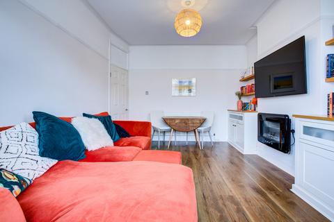 3 bedroom apartment for sale, Woodfield Park Drive, Leigh-on-sea, SS9