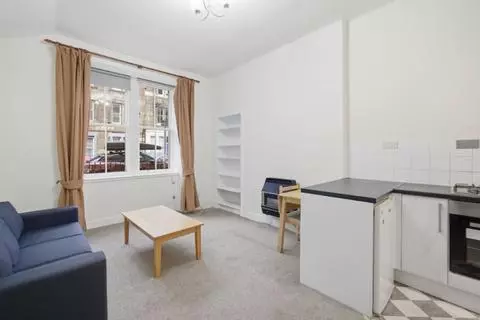 1 bedroom flat for sale - Photo 4