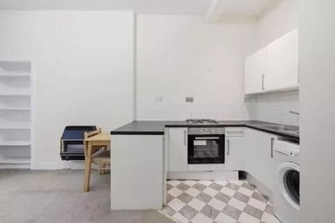 1 bedroom flat for sale - Photo 6