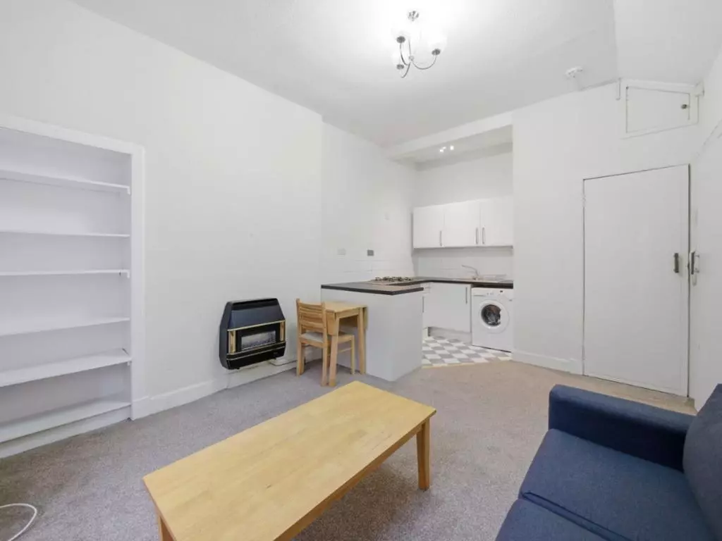 1 bedroom flat for sale - Photo 11