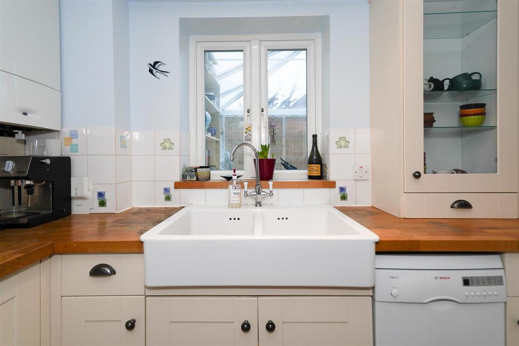 3  Rosewood Cresent-4.jpg