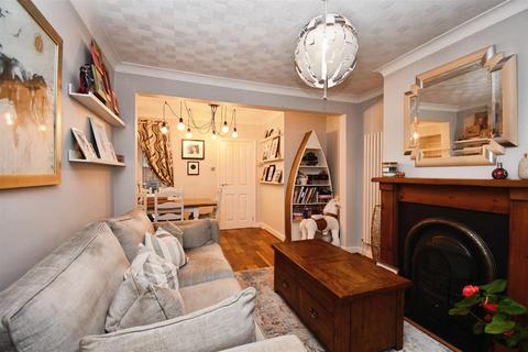 3 bedroom semi-detached house for sale, Worcester Road, Hull