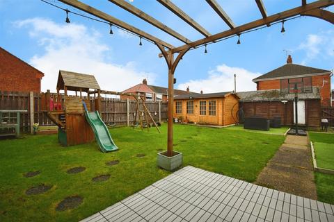 3 bedroom semi-detached house for sale, Worcester Road, Hull