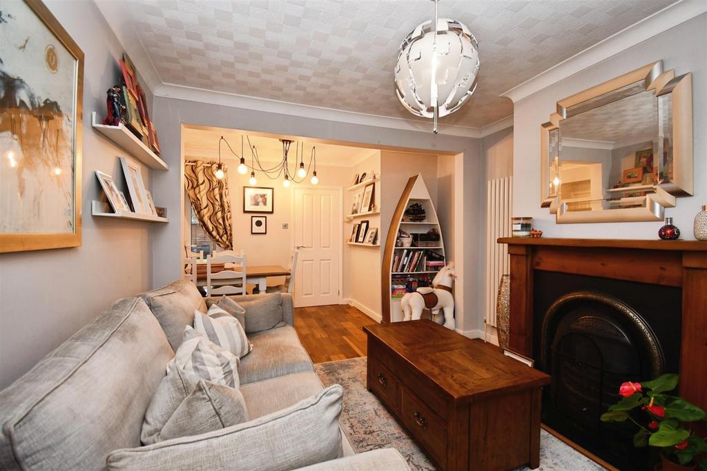 Open plan lounge / dining room