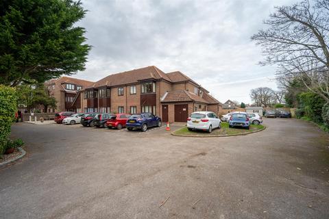 1 bedroom flat to rent, Staunton Avenue, Hayling Island PO11