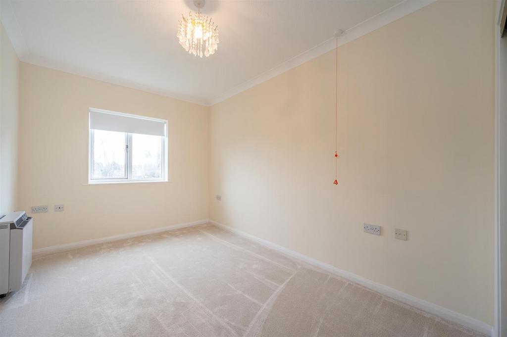 Flat 20 Maple Court229.jpg