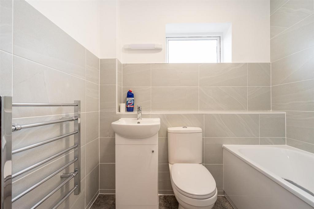 Flat 20 Maple Court2213.jpg