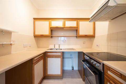 1 bedroom flat to rent, Staunton Avenue, Hayling Island PO11