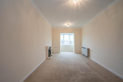 1 bedroom flat to rent, Staunton Avenue, Hayling Island PO11