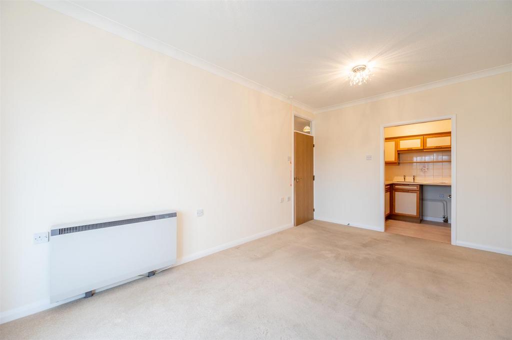 Flat 20 Maple Court227.jpg