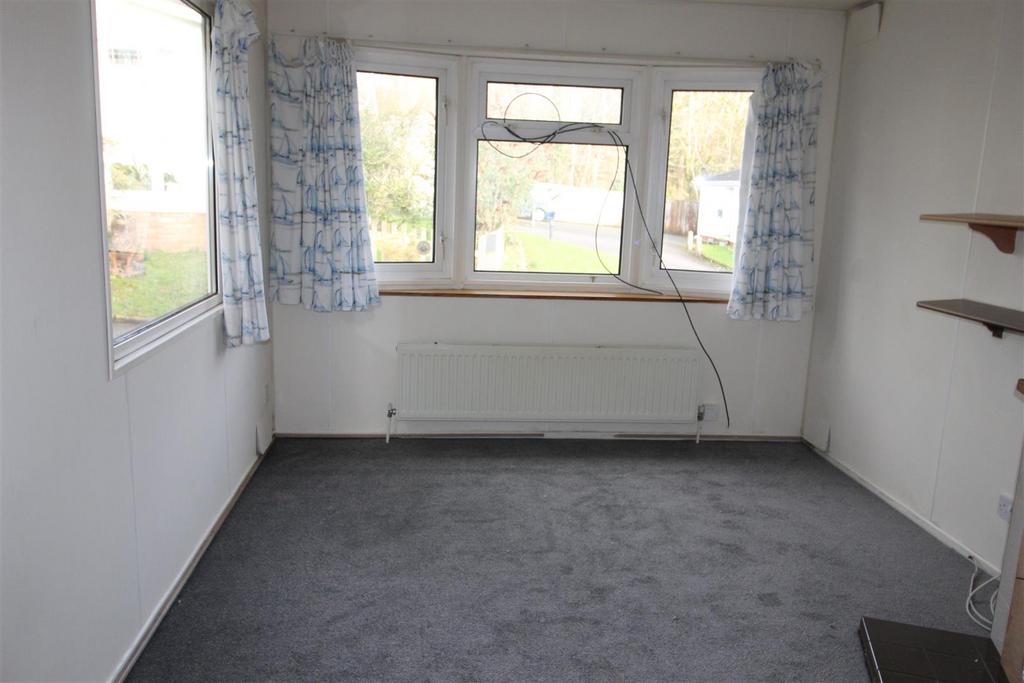 Living room 3.JPG