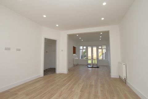 3 bedroom semi-detached house to rent, Kenton Park Lane, Harrow