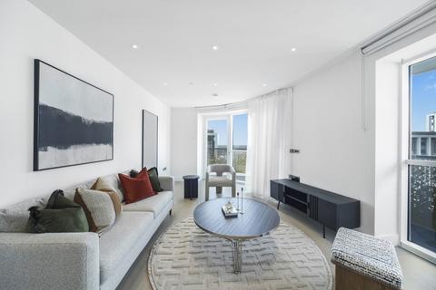 2 bedroom apartment to rent, Cascade Way London W12