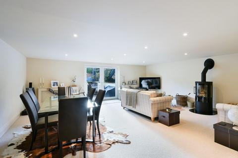 3 bedroom detached house for sale, Kingswood Road, Tadworth KT20