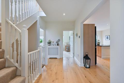 3 bedroom detached house for sale, Kingswood Road, Tadworth KT20