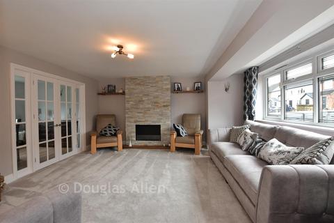 5 bedroom semi-detached house for sale, Alderwood Drive, Abridge, Essex