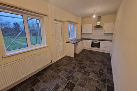 2 bedroom end of terrace house to rent, Balkwell Avenue, North Shields NE29