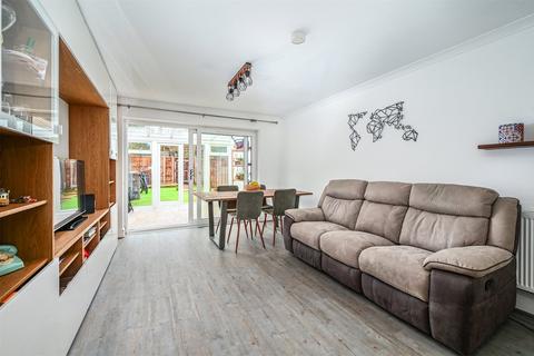 2 bedroom terraced house for sale, Maple Close, Guildford GU12